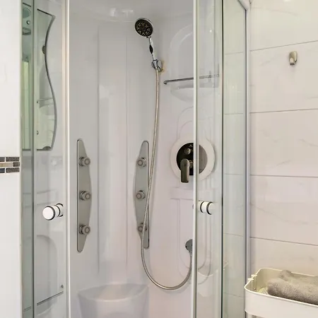 شقة Alena